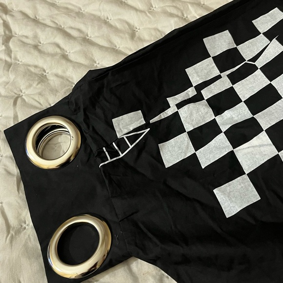 ￼ Women’s size large color, black with white design ￼ - Picture 3 of 7